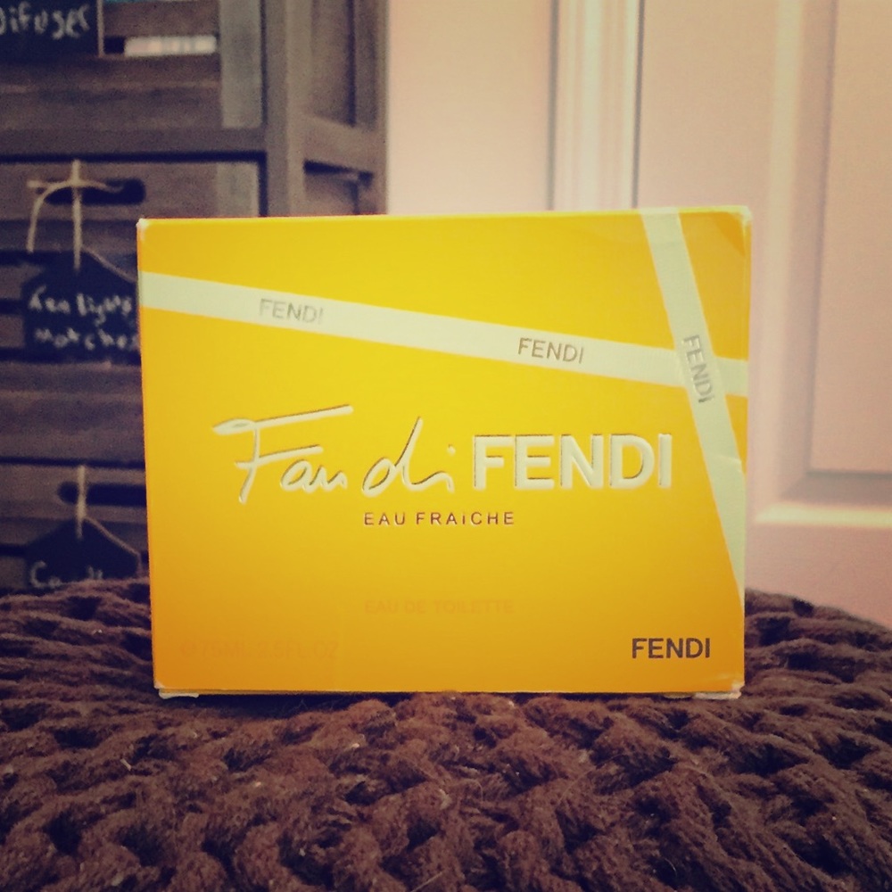 🤑SALE🤑 Fan di Fendi 2.5FL OZ Spray